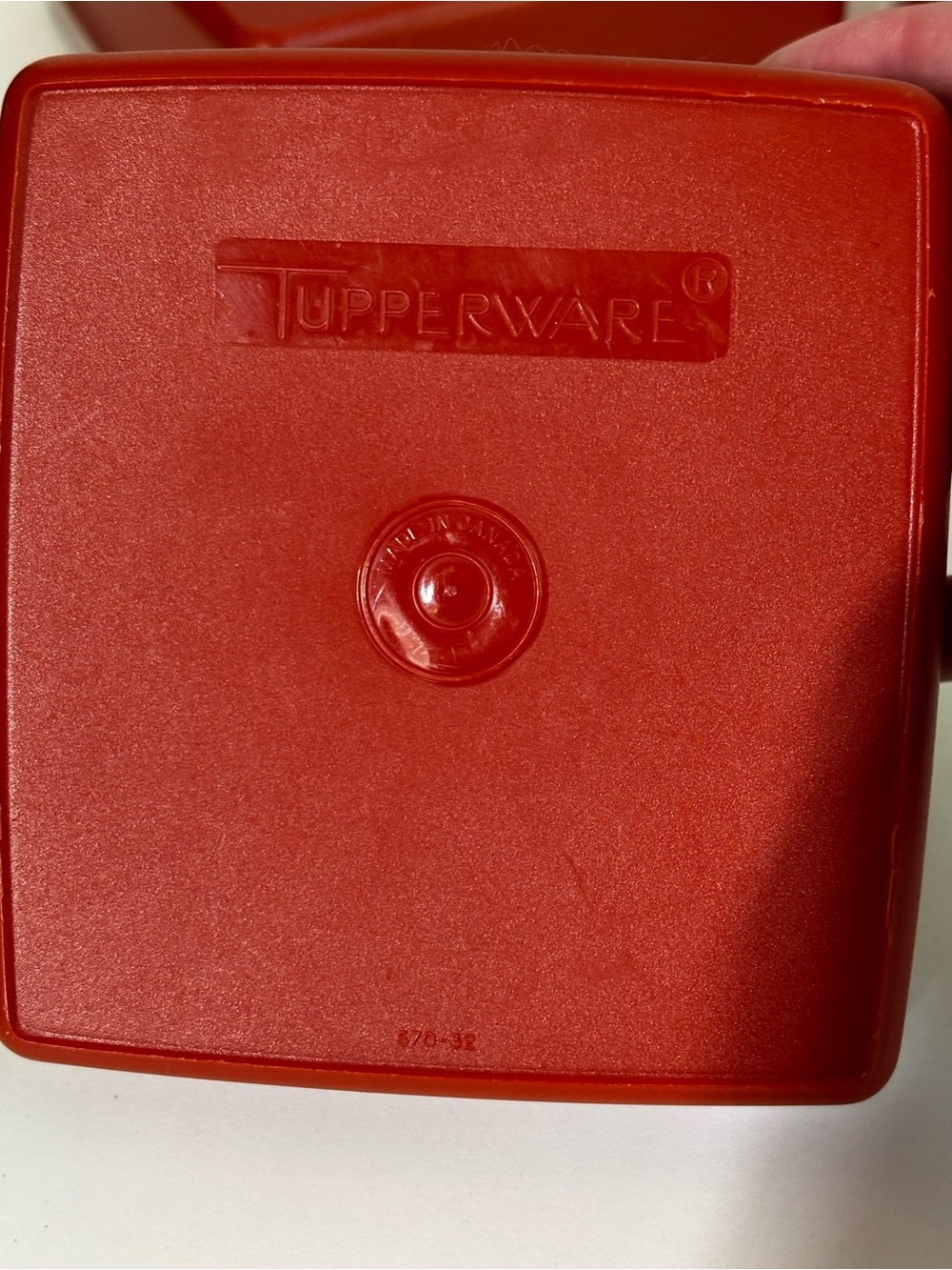 VTG Tupperware Red Square-A-Way Sandwich Keeper Set of 3: Models 670, 1458 - Picture 5 of 14